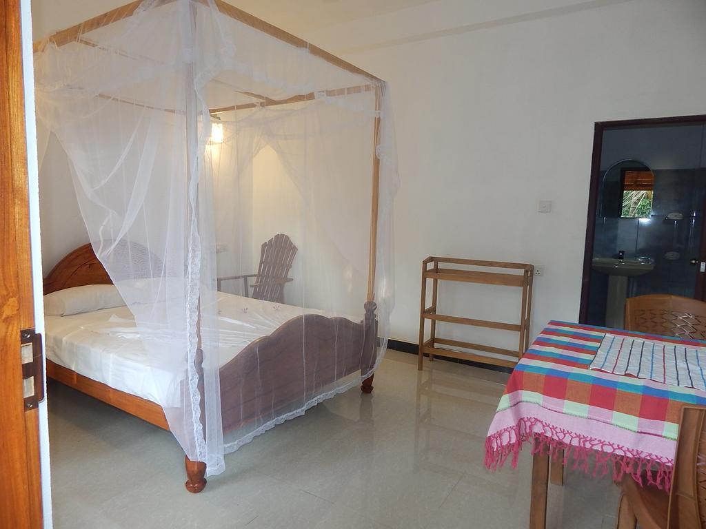Little Angels Bed & Breakfast Mirissa Rom bilde